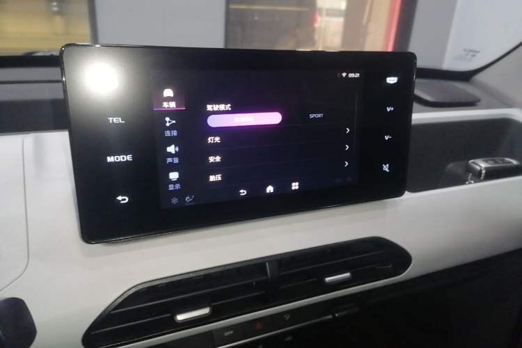 Used Geely Galaxy Panda 2024 Panda Mini 200km Endurance Bear Audio And AC Panel