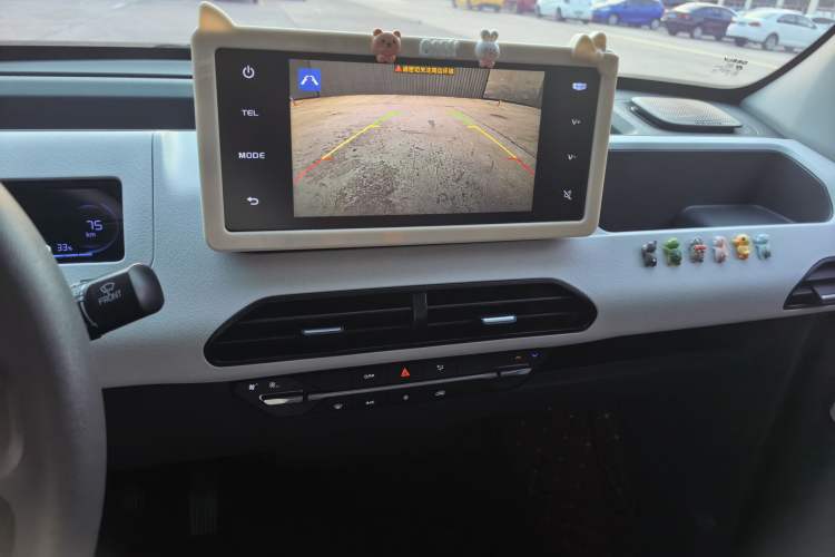 Used Geely Galaxy Panda 2024 Panda Mini 200km Endurance Bear Audio And AC Panel