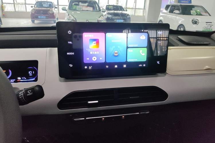 Used Geely Galaxy Panda 2024 Panda Mini 200km Endurance Bear Audio And AC Panel