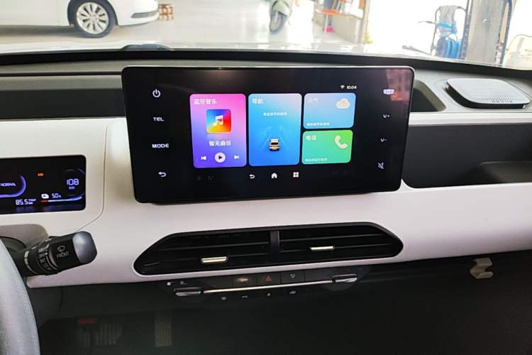Used Geely Galaxy Panda 2024 Panda Mini 200km Endurance Bear Audio And AC Panel