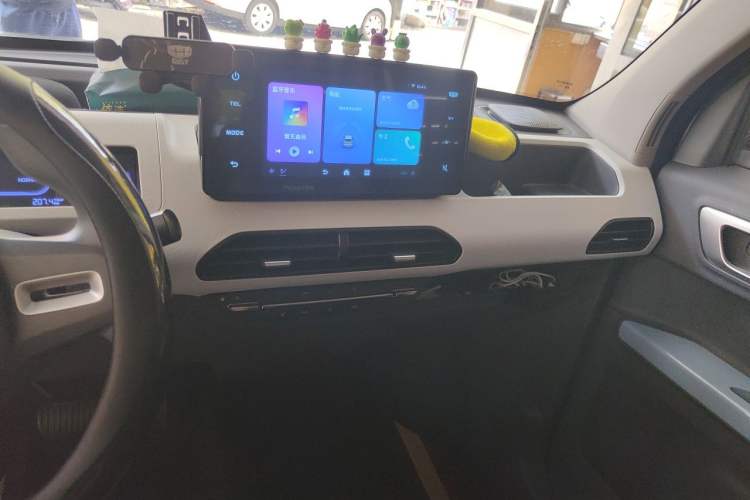 Used Geely Galaxy Panda 2024 Panda Mini 200km Endurance Bear Audio And AC Panel