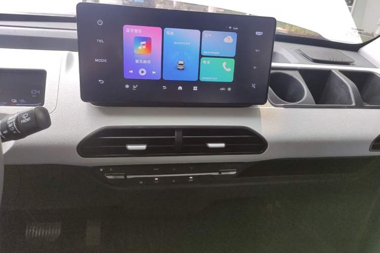 Used Geely Galaxy Panda 2024 Panda Mini 200km Endurance Bear Audio And AC Panel