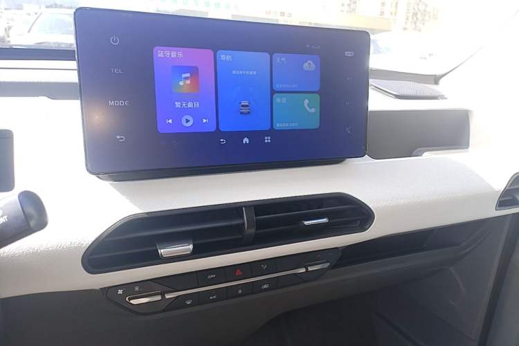 Used Geely Galaxy Panda 2024 Panda Mini 200km Endurance Bear Audio And AC Panel