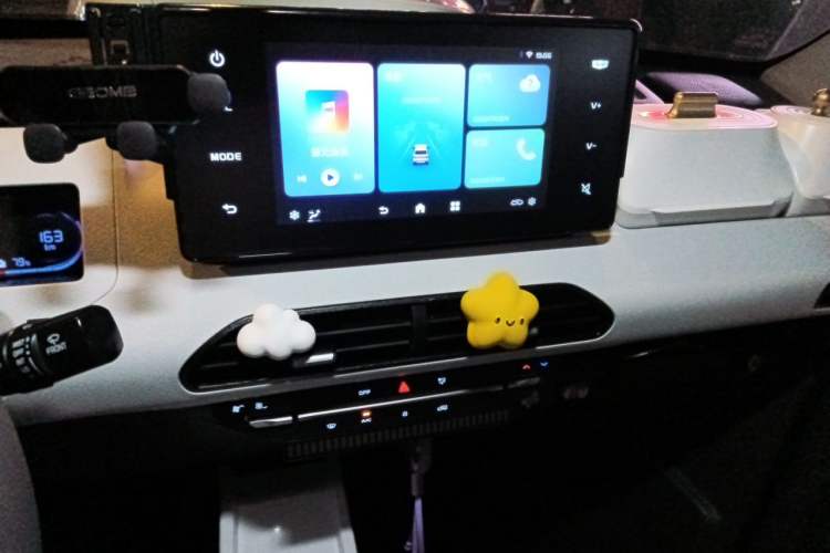 Used Geely Galaxy Panda 2024 Panda Mini 200km Endurance Bear Audio And AC Panel
