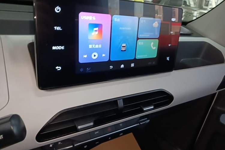 Used Geely Galaxy Panda 2024 Panda Mini 200km Endurance Bear Audio And AC Panel