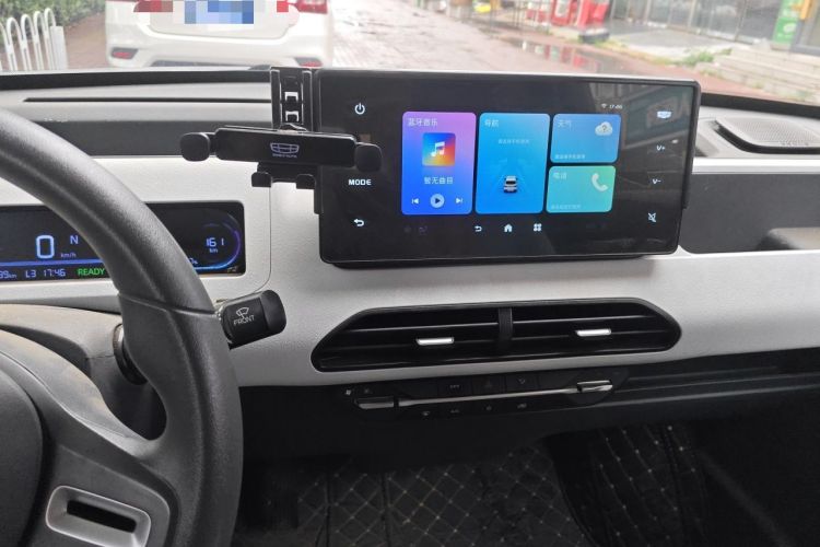 Used Geely Galaxy Panda 2024 Panda Mini 200km Endurance Bear Audio And AC Panel