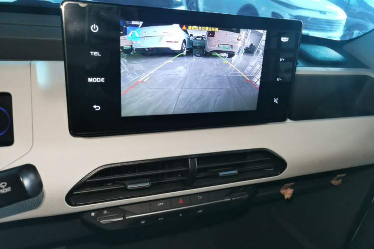 Used Geely Galaxy Panda 2024 Panda Mini 200km Endurance Bear Audio And AC Panel