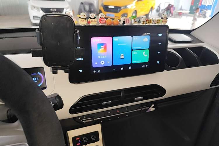 Used Geely Galaxy Panda 2024 Panda Mini 200km Endurance Bear Audio And AC Panel
