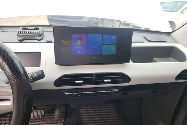 Used Geely Galaxy Panda 2024 Panda Mini 200km Endurance Bear Audio And AC Panel