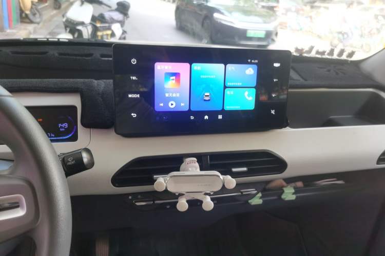 Used Geely Galaxy Panda 2024 Panda Mini 200km Endurance Bear Audio And AC Panel