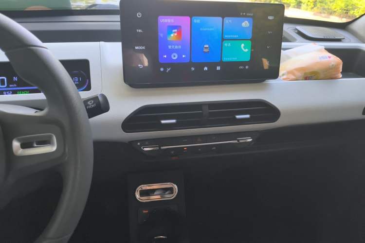 Used Geely Galaxy Panda 2024 Panda Mini 200km Endurance Bear Audio And AC Panel