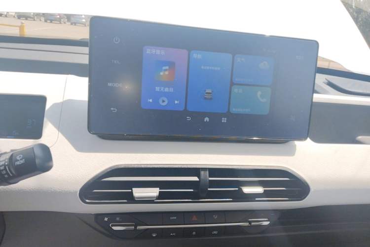 Used Geely Galaxy Panda 2024 Panda Mini 200km Endurance Bear Audio And AC Panel