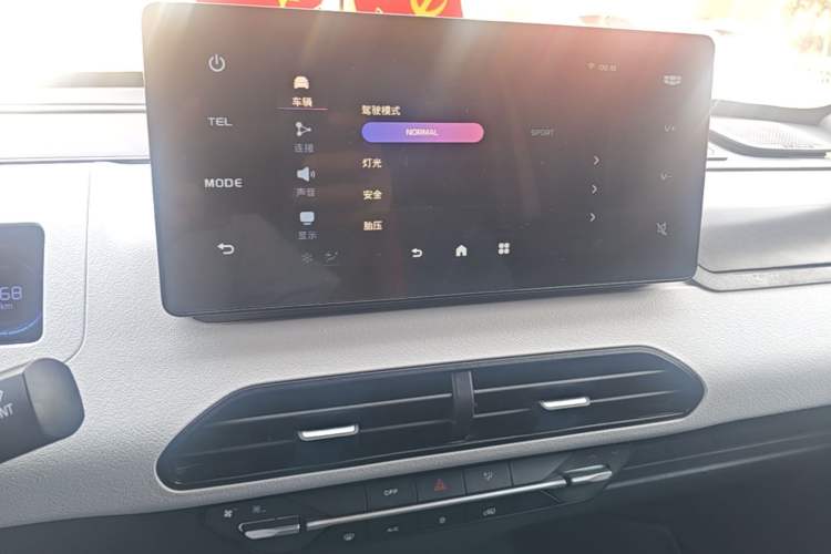 Used Geely Galaxy Panda 2024 Panda Mini 200km Endurance Bear Audio And AC Panel