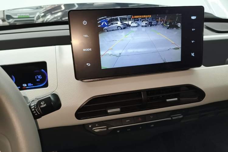 Used Geely Galaxy Panda 2024 Panda Mini 200km Endurance Bear Audio And AC Panel