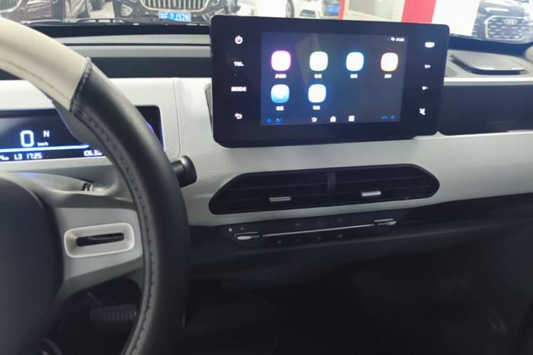 Used Geely Galaxy Panda 2024 Panda Mini 200km Longteng PRO Edition Audio And AC Panel