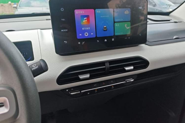 Used Geely Galaxy Panda 2024 Panda Mini 200km Endurance Bear Audio And AC Panel