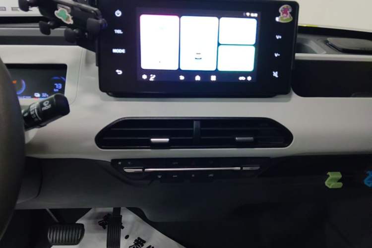 Used Geely Galaxy Panda 2024 200km Panda Rider Audio And AC Panel