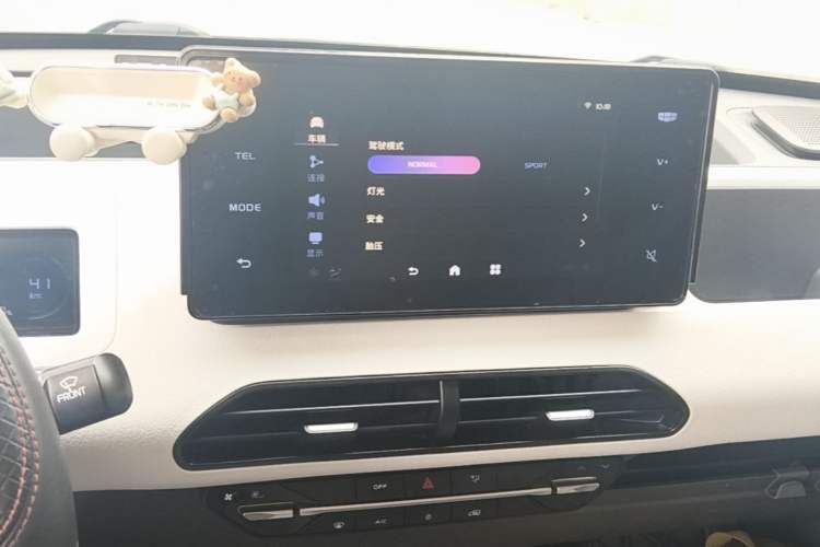 Used Geely Galaxy Panda 2024 Panda Mini 200km Endurance Bear Audio And AC Panel