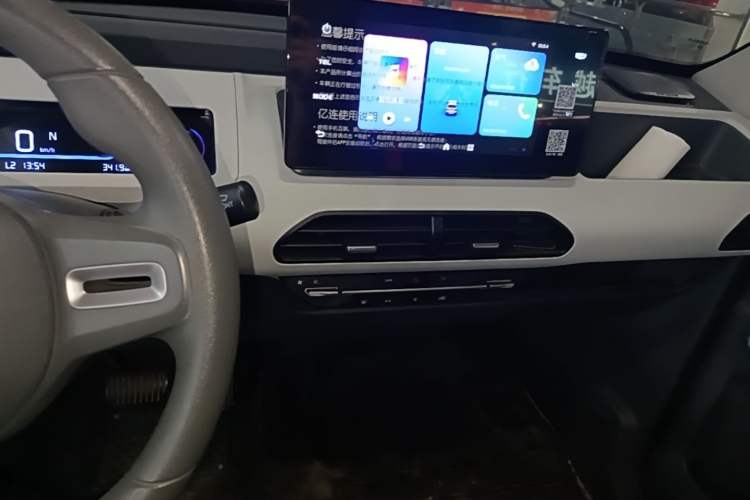 Used Geely Galaxy Panda 2024 Panda Mini 200km Endurance Bear Audio And AC Panel
