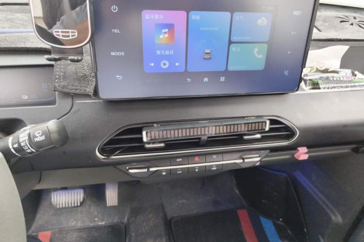 Used Geely Galaxy Panda 2024 200km Panda Rider Audio And AC Panel