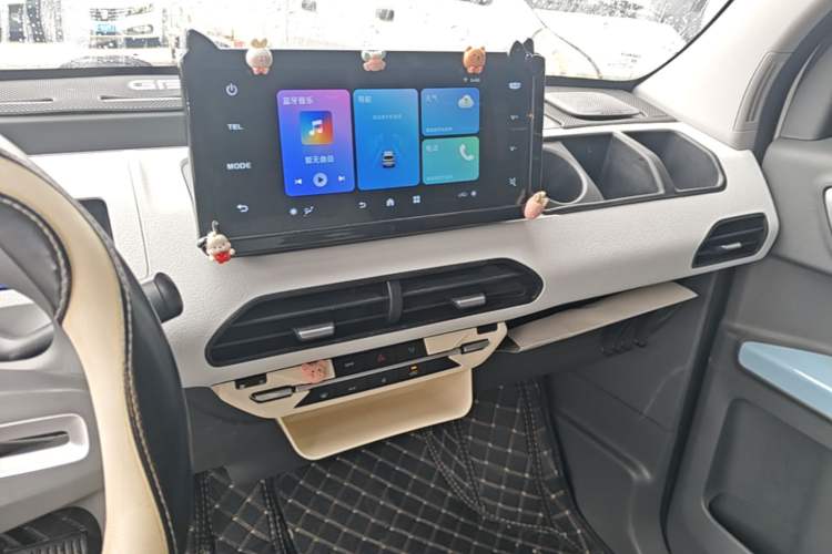 Used Geely Galaxy Panda 2024 Panda Mini 200km Endurance Bear Audio And AC Panel