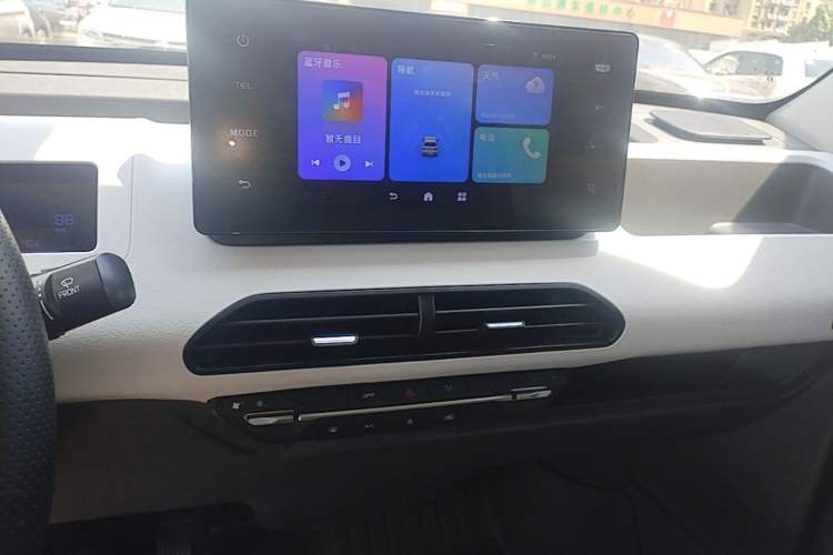 Used Geely Galaxy Panda 2024 Panda Mini 200km Endurance Bear Audio And AC Panel