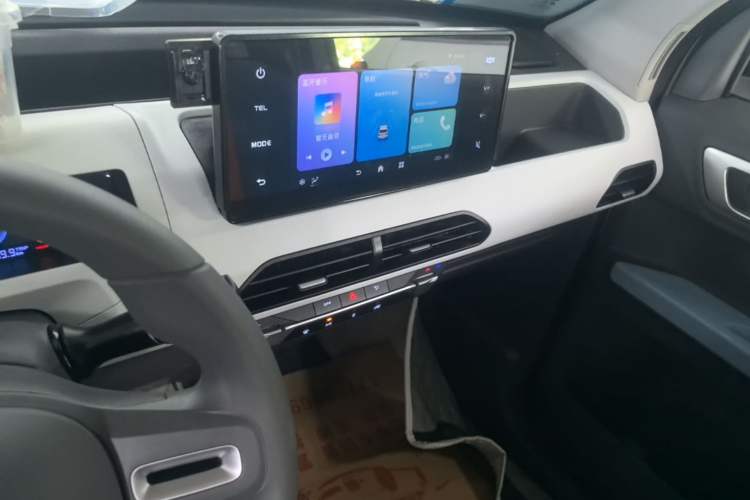 Used Geely Galaxy Panda 2024 Panda Mini 200km Longteng PRO Edition Audio And AC Panel