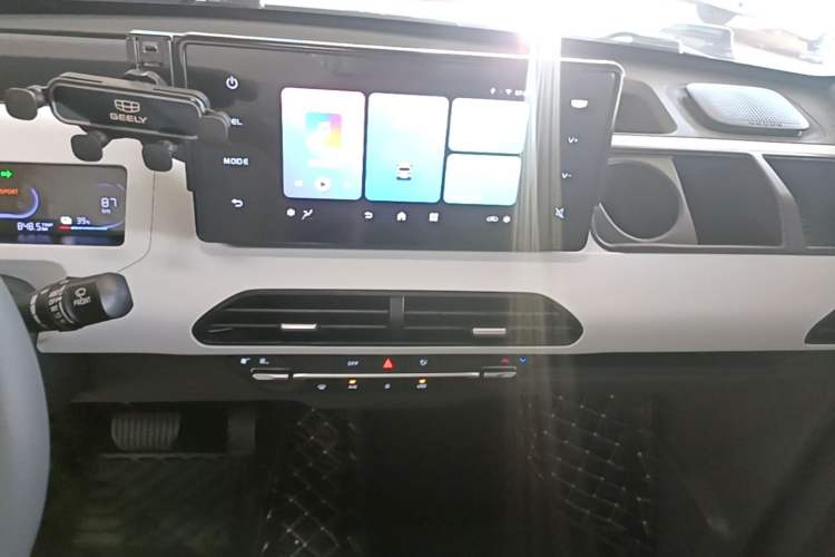 Used Geely Galaxy Panda 2024 200km Panda Kart Audio And AC Panel