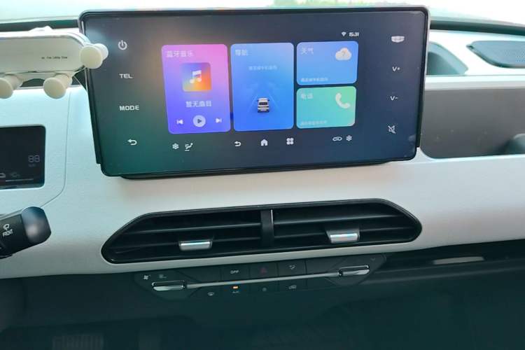 Used Geely Galaxy Panda 2024 Panda Mini 200km Endurance Bear Audio And AC Panel