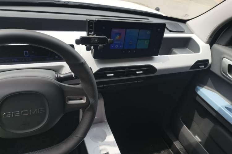 Used Geely Galaxy Panda 2024 Panda Mini 200km Longteng PRO Edition Audio And AC Panel