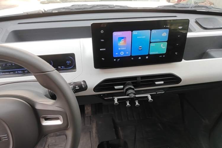 Used Geely Galaxy Panda 2024 Panda Mini 200km Endurance Bear Audio And AC Panel
