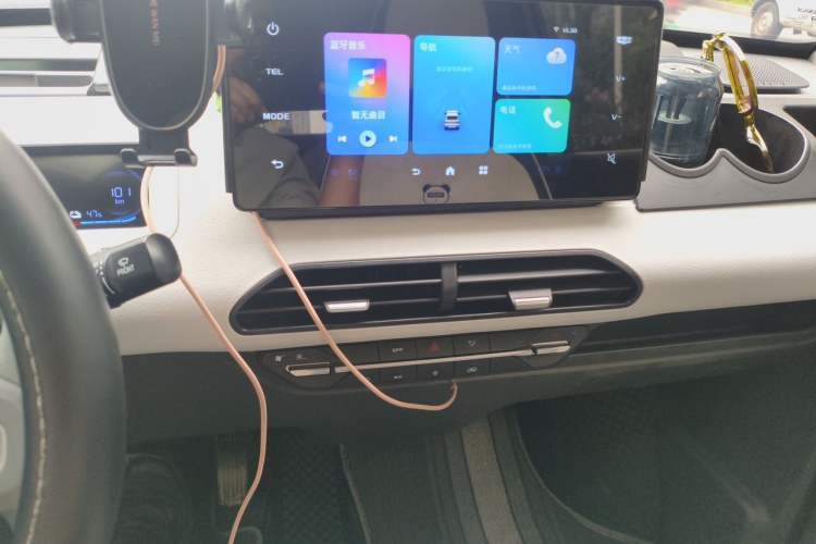 Used Geely Galaxy Panda 2024 Panda Mini 200km Endurance Bear Audio And AC Panel