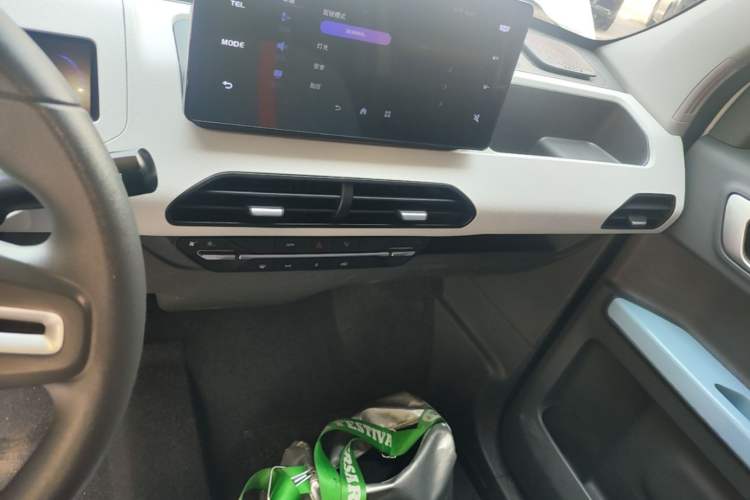 Used Geely Galaxy Panda 2024 Panda Mini 200km Endurance Bear Audio And AC Panel
