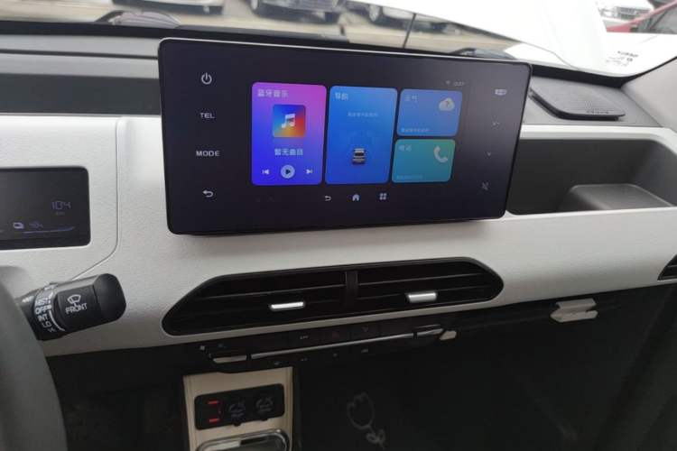 Used Geely Galaxy Panda 2024 Panda Mini 200km Endurance Bear Audio And AC Panel