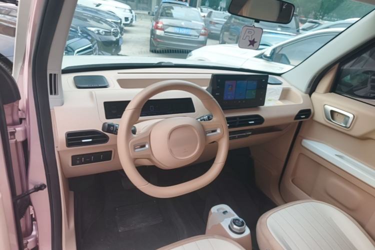 Used Geely Galaxy Panda 2024 Panda Mini 200km Endurance Bear Center Console