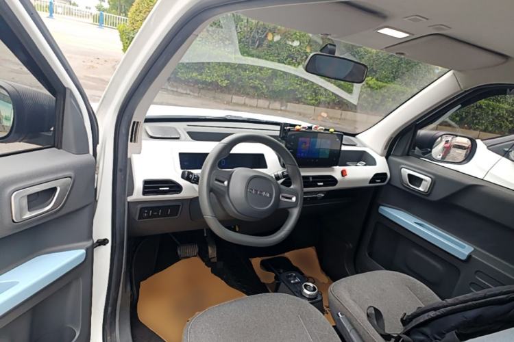 Used Geely Galaxy Panda 2024 Panda Mini 200km Endurance Bear Center Console