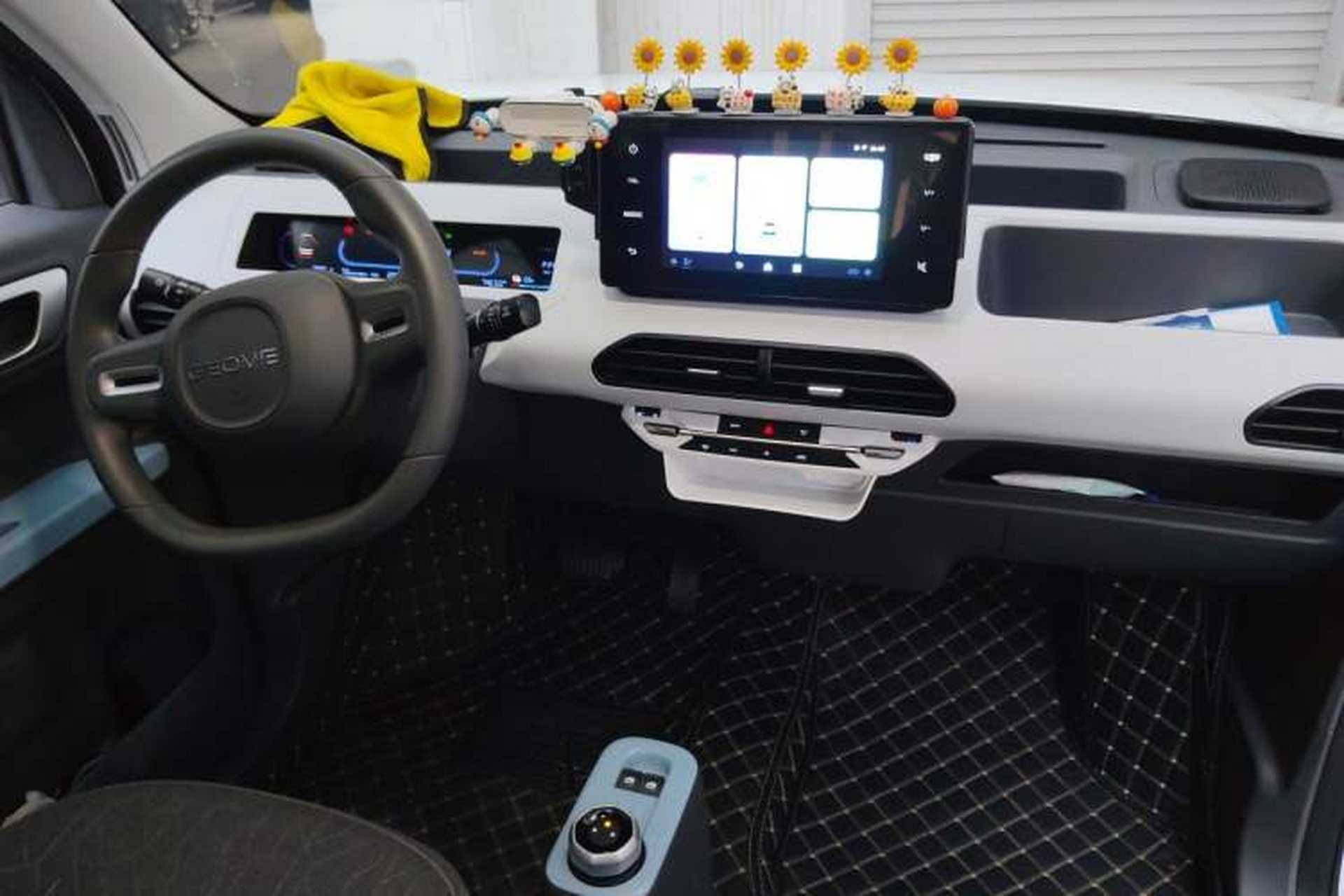 Used Geely Galaxy Panda 2024 Panda Mini 200km Endurance Bear Center Console