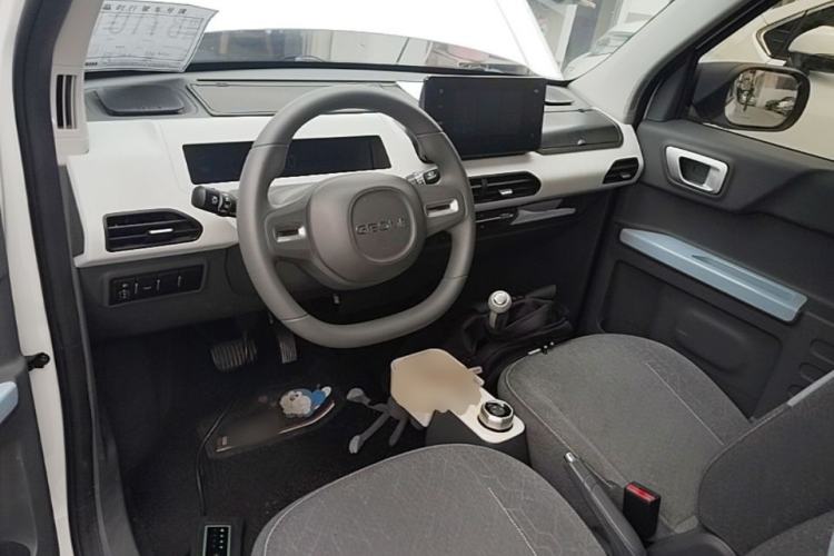 Used Geely Galaxy Panda 2024 Panda Mini 200km Longteng PRO Edition Center Console