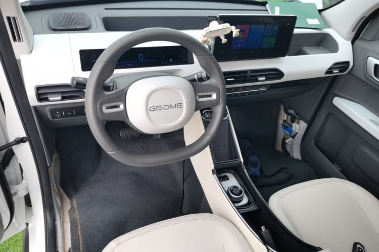 Used Geely Galaxy Panda 2024 200km Panda Rider Center Console