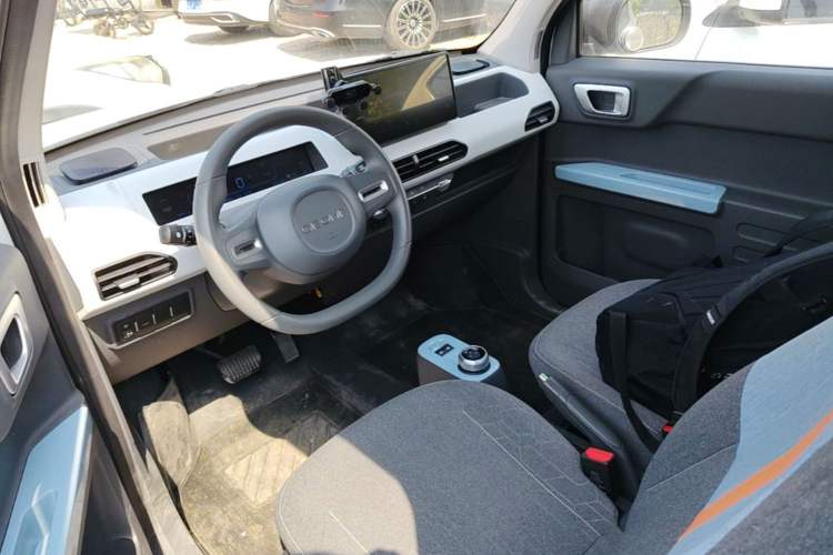 Used Geely Galaxy Panda 2024 Panda Mini 200km Longteng PRO Edition Center Console