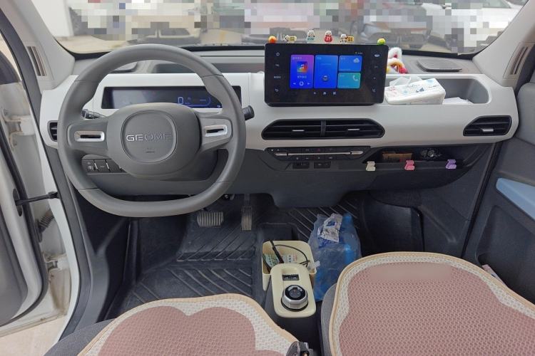 Used Geely Galaxy Panda 2024 Panda Mini 200km Endurance Bear Center Console