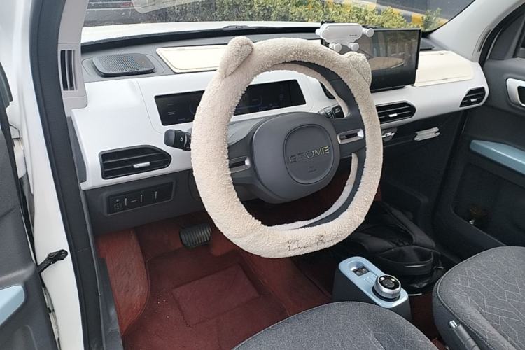 Used Geely Galaxy Panda 2024 Panda Mini 200km Endurance Bear Center Console