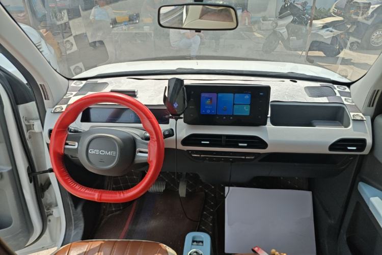 Used Geely Galaxy Panda 2024 Panda Mini 200km Endurance Bear Center Console