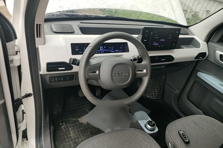 Used Geely Galaxy Panda 2024 Panda Mini 200km Longteng PRO Edition Center Console