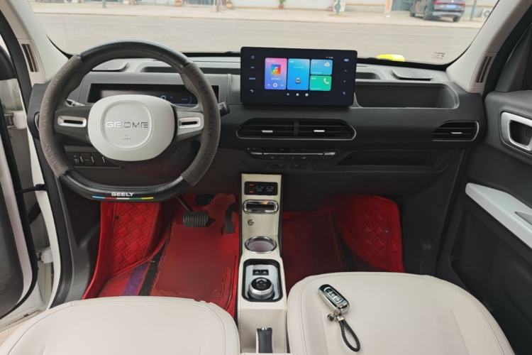 Used Geely Galaxy Panda 2024 200km Panda Rider Center Console