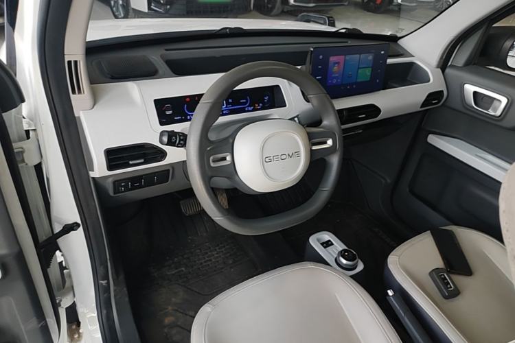 Used Geely Galaxy Panda 2024 200km Panda Rider Center Console