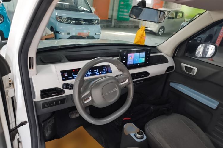 Used Geely Galaxy Panda 2024 Panda Mini 200km Endurance Bear Center Console