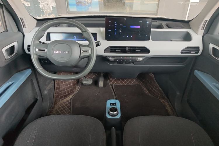 Used Geely Galaxy Panda 2024 Panda Mini 200km Endurance Bear Center Console