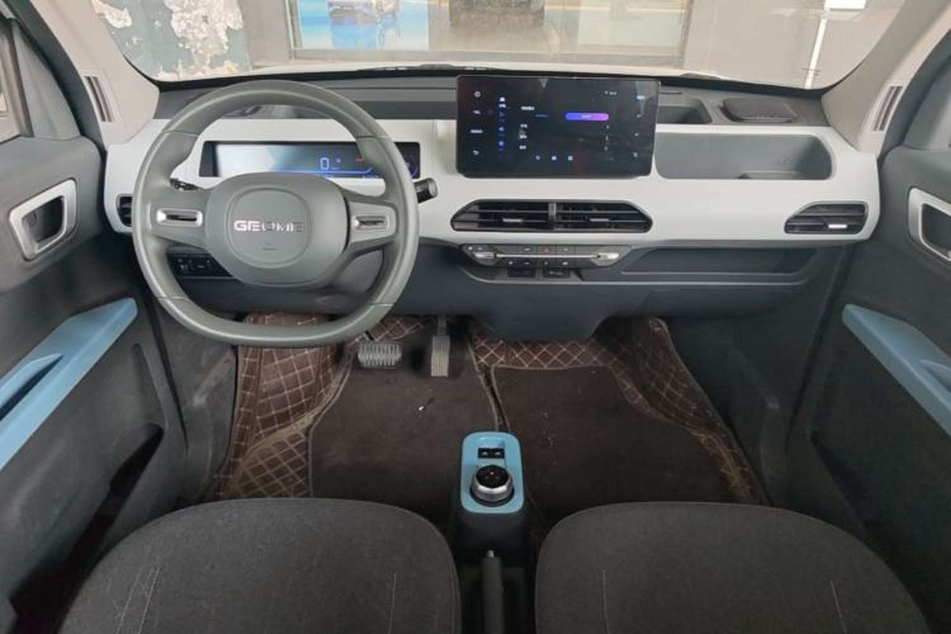 Used Geely Galaxy Panda 2024 Panda Mini 200km Endurance Bear Center Console