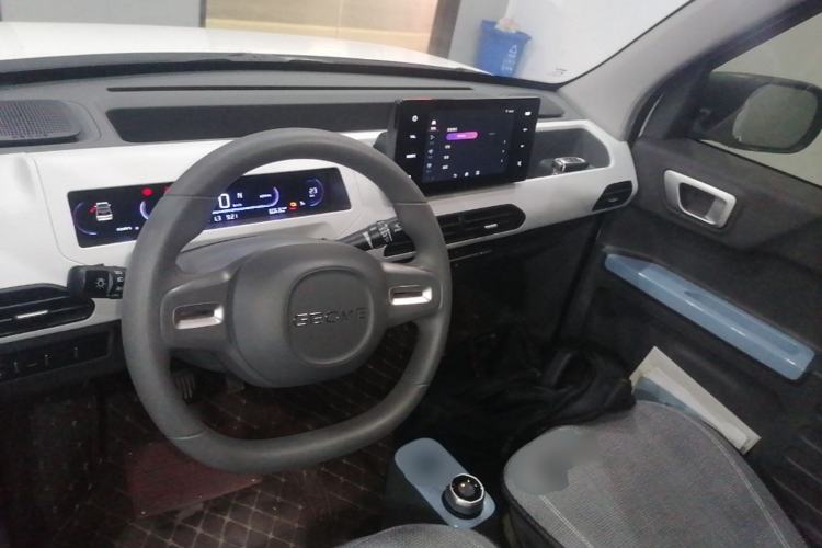 Used Geely Galaxy Panda 2024 Panda Mini 200km Endurance Bear Center Console